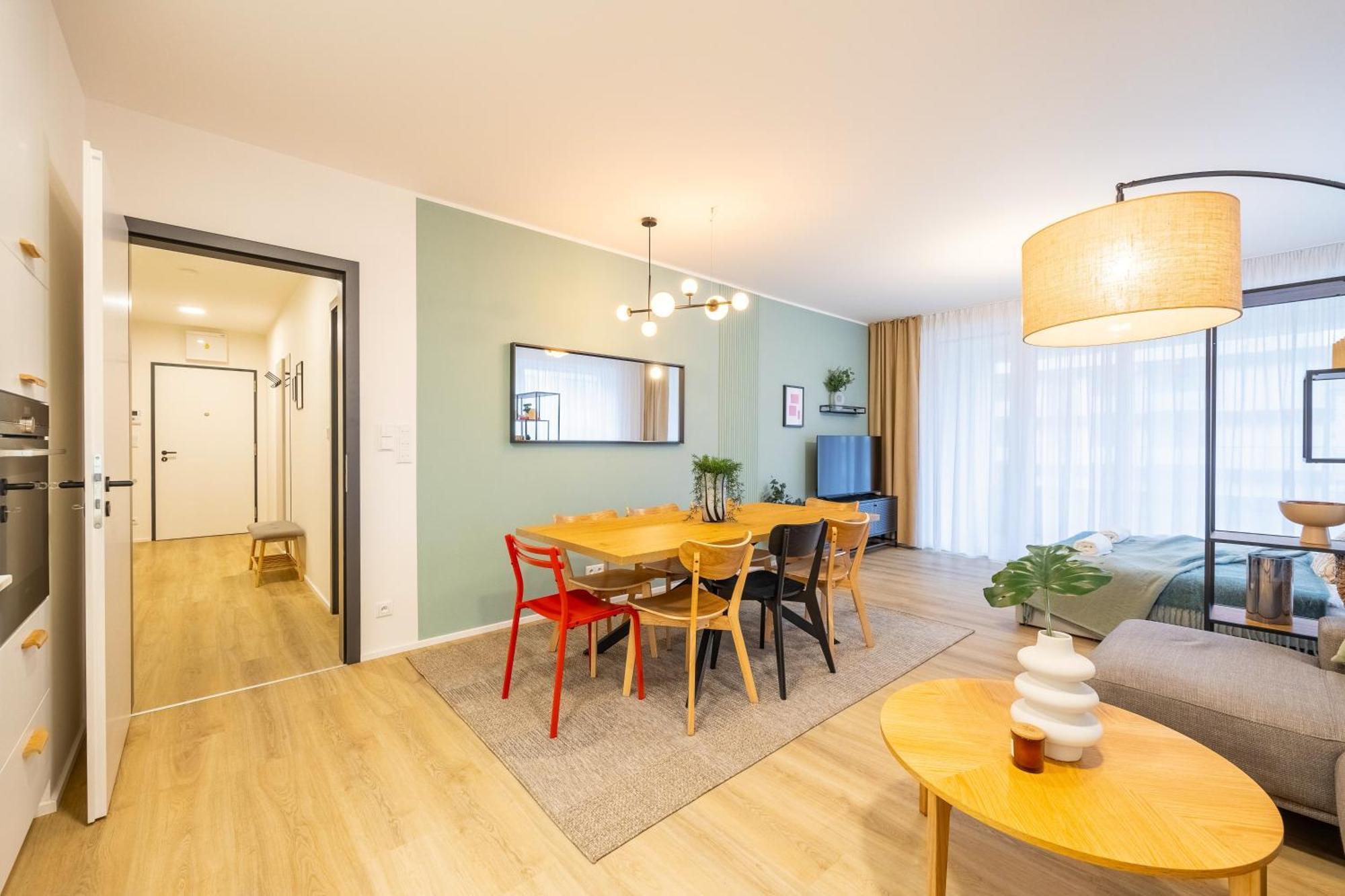 Spacious 3br - 2 Parking Spots, Full Kitchen, By Gravity Apartmán Prague